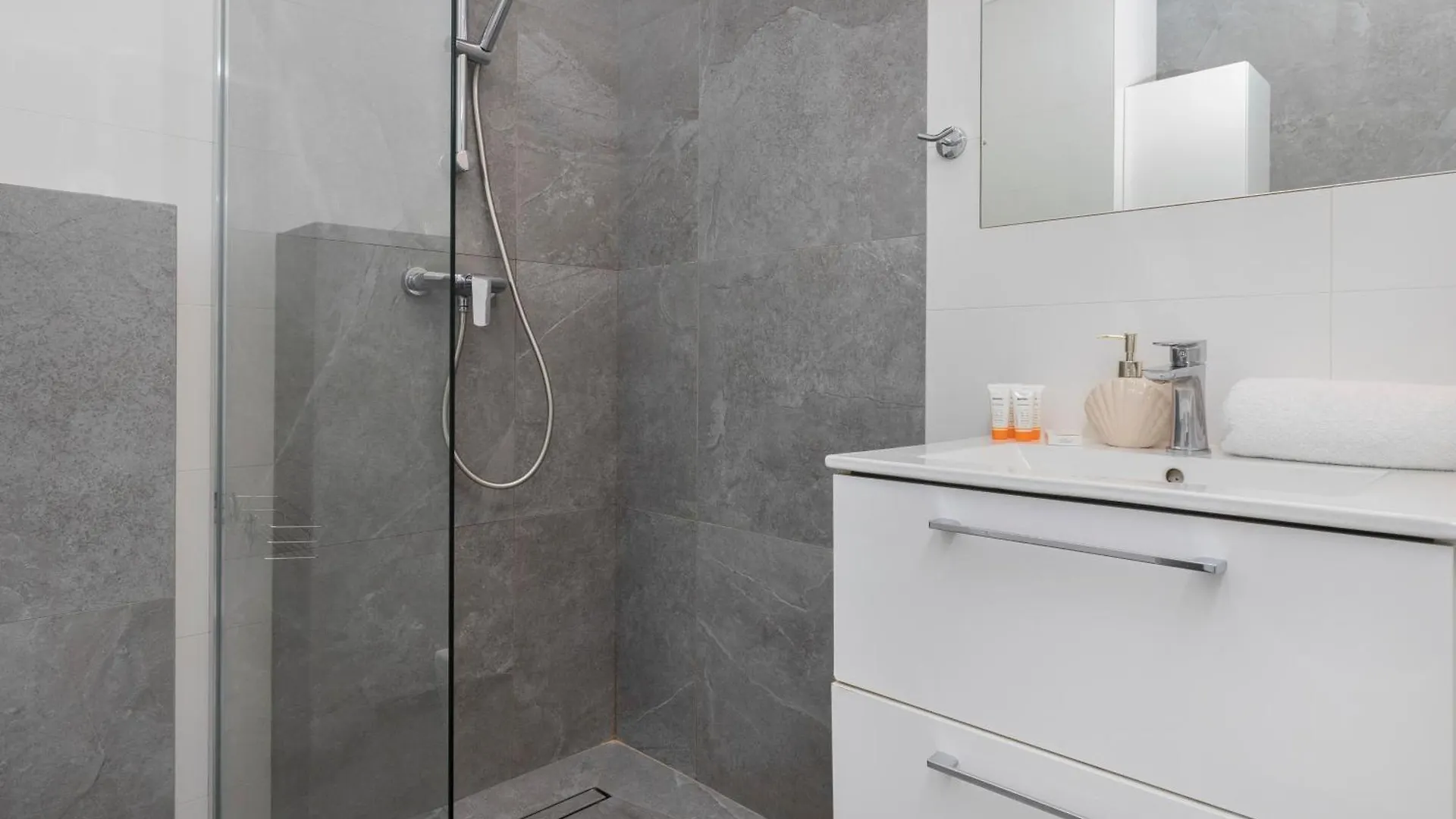 Apartament Z Widokiem Na Morze Obok Parku Millenium W Gdansku By Noclegi Renters 0*, Gdansk